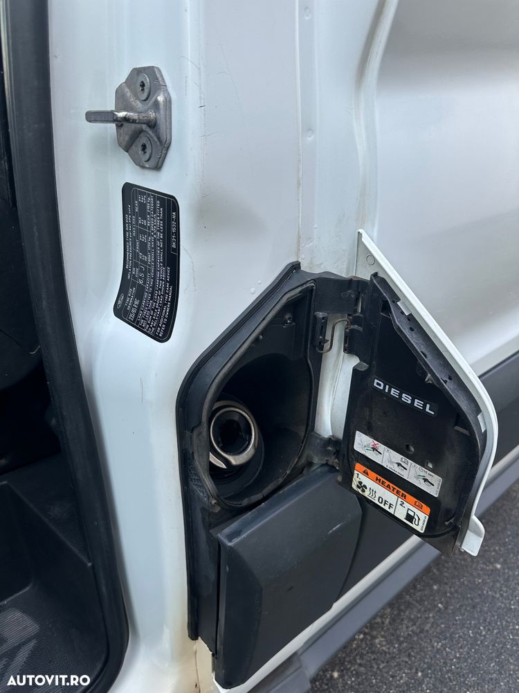 Ford Transit 2,2 - 10