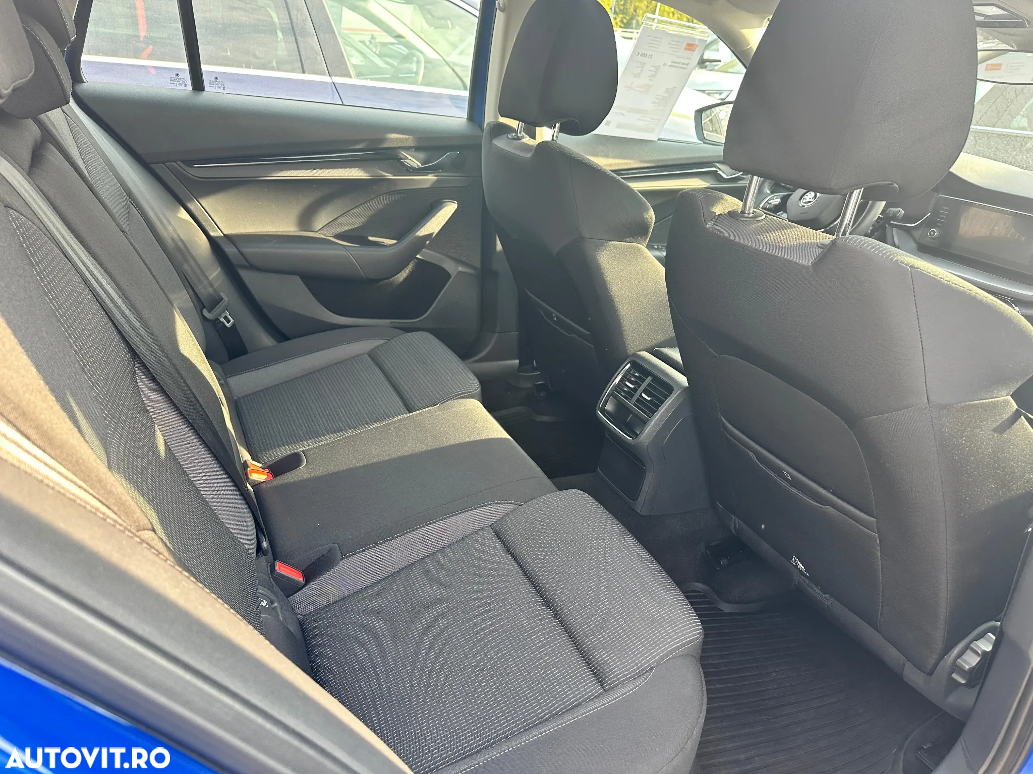 Skoda Octavia Combi 2.0 TDI DSG Ambition - 22