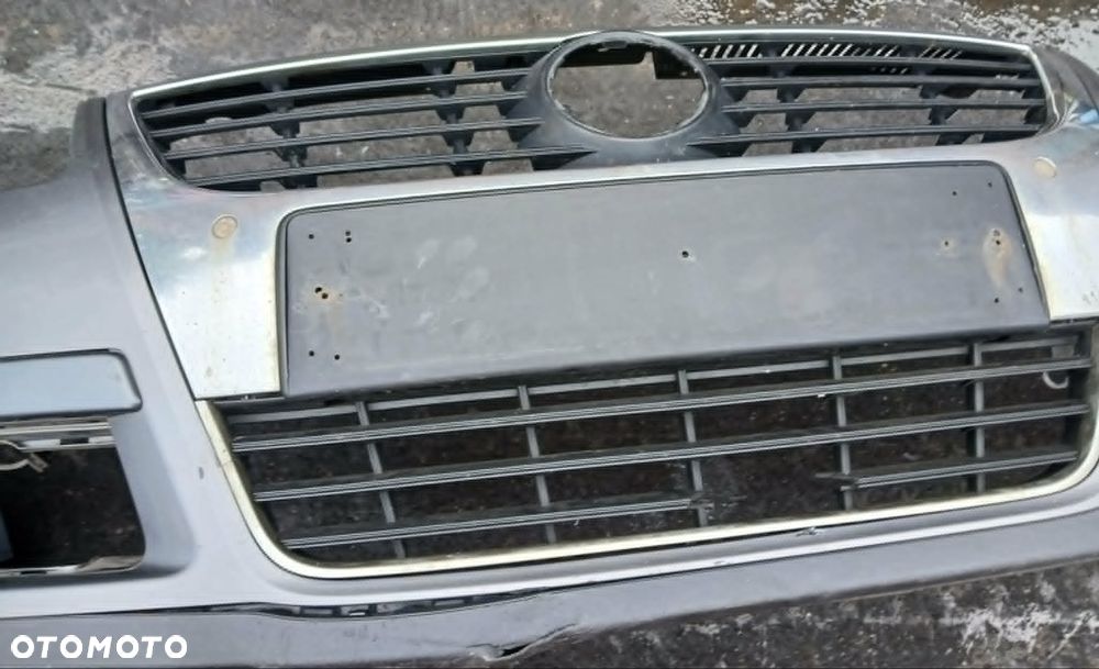 Volkswagen Passat B6 Zderzak przedni - 3