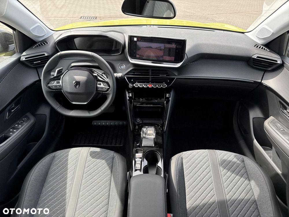 Peugeot 208 - 17