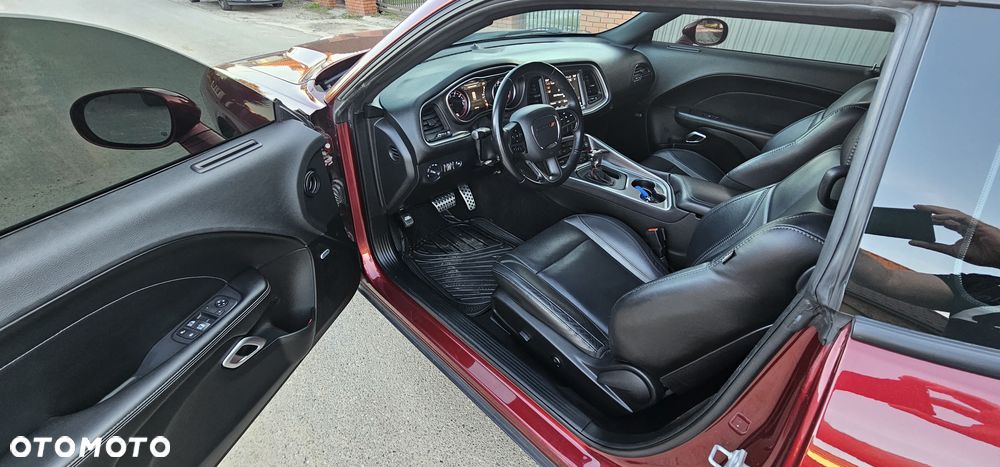 Dodge Challenger - 14