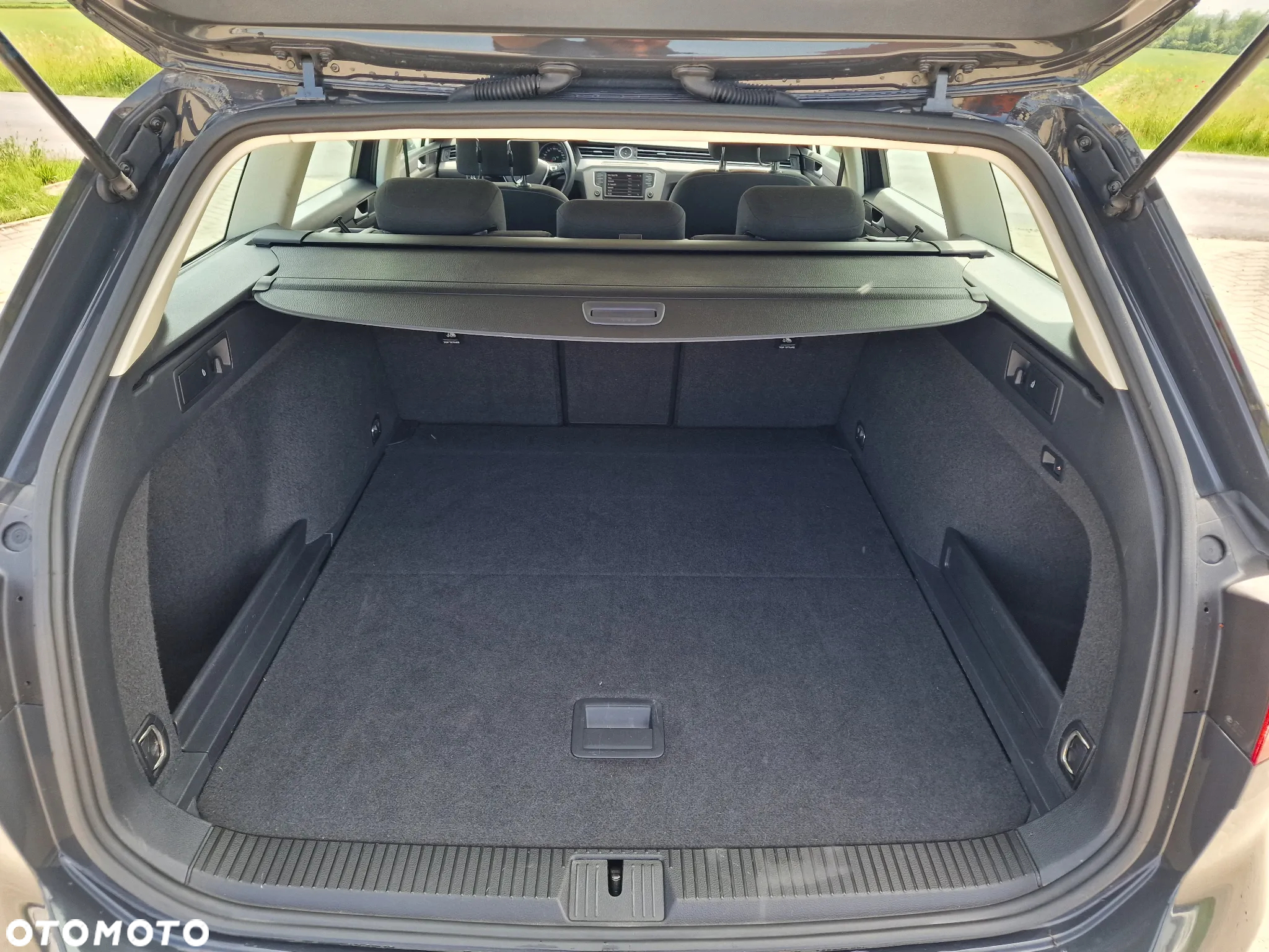 Volkswagen Passat Variant 1.6 TDI (BlueMotion Technology) DSG Comfortline - 23