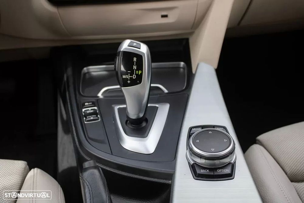 BMW 320 d ED Line Luxury Auto - 17