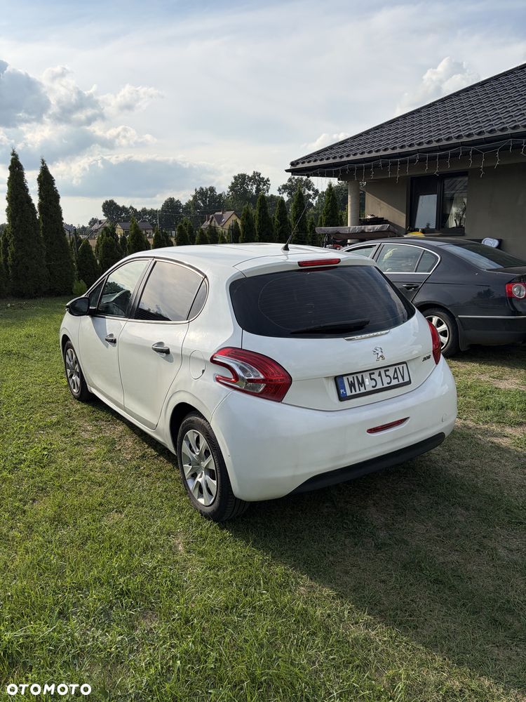 Peugeot 208 2014 photo 3