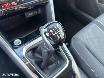 Volkswagen T-Roc - 13