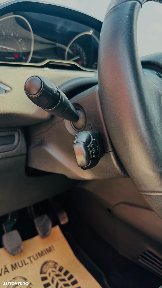 Peugeot 208 PureTech 82 Start & Stop Allure - 21