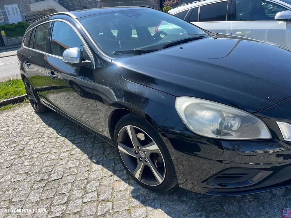 Volvo V60 2.0 D3 R-Design - 3