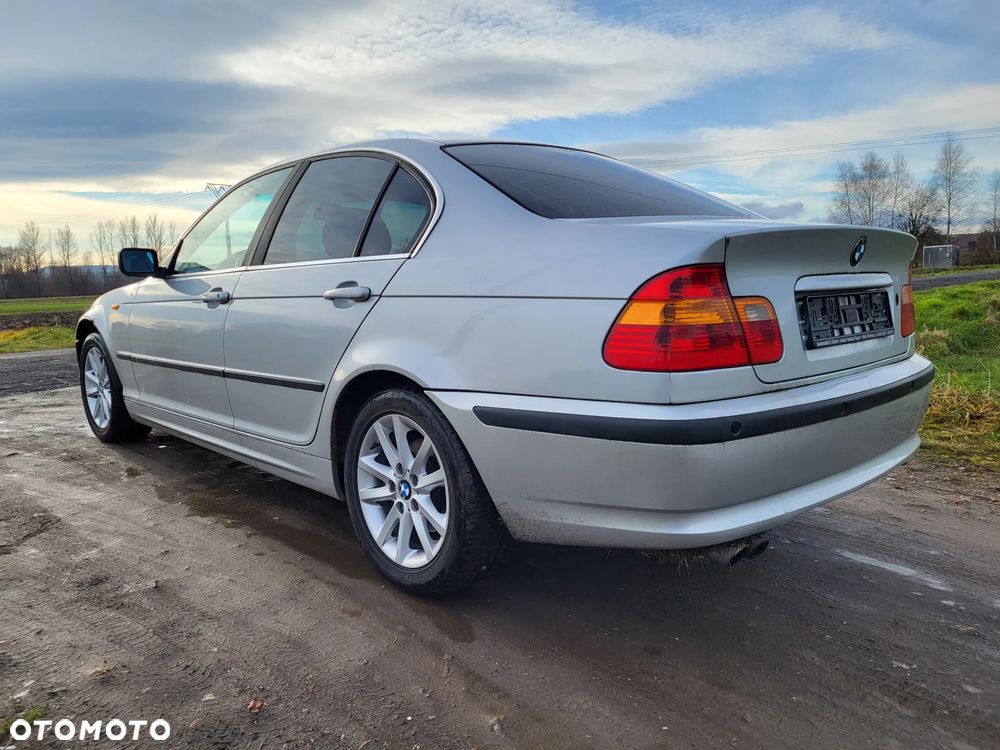 BMW Seria 3 325i - 5