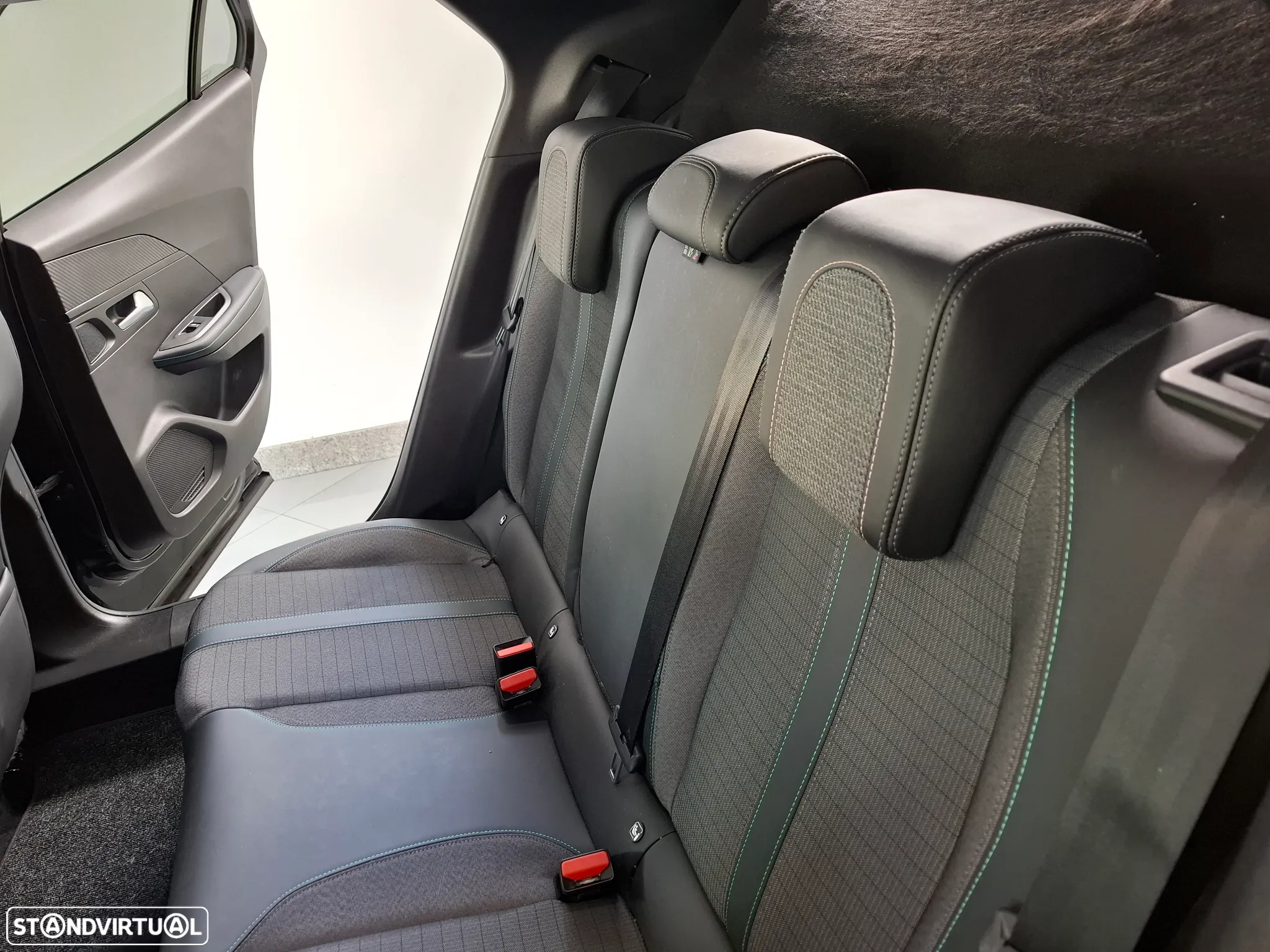 Peugeot 2008 - 13
