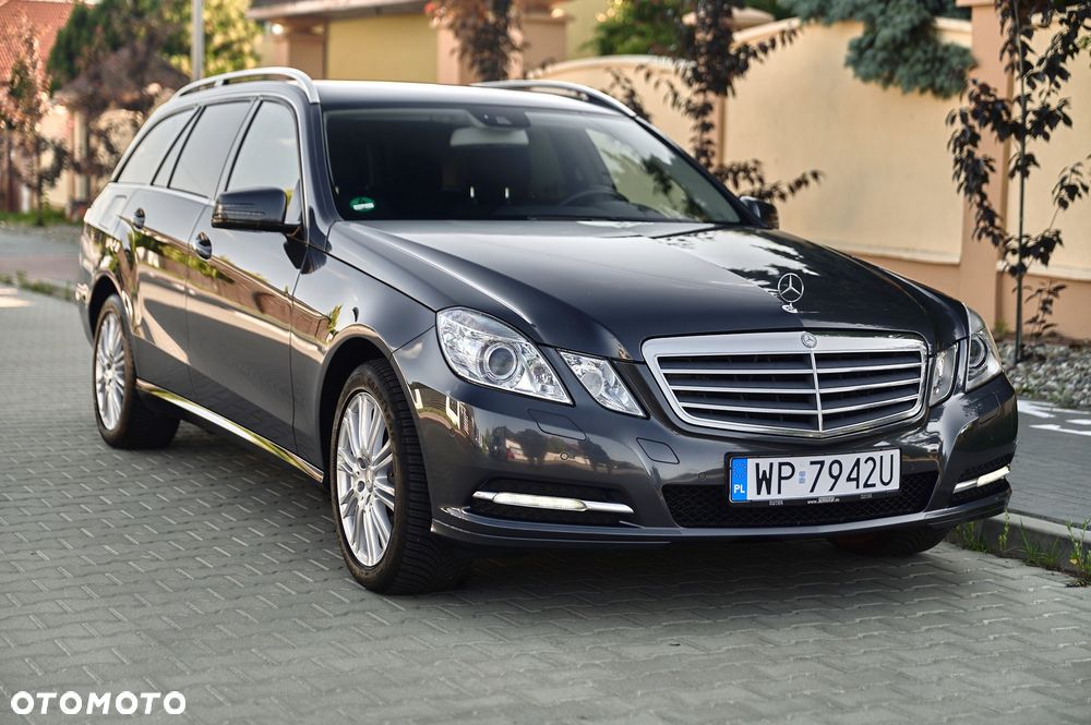 Mercedes-Benz Klasa E 250 CDI DPF 4Matic BlueEFFICIENCY 7G-TRONIC - 16