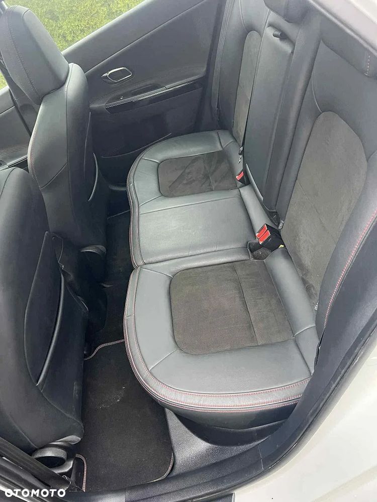 Kia Ceed Cee'd 1.6 T-GDI GT - 12