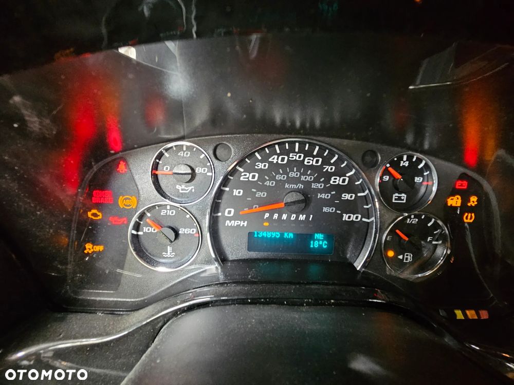 GMC Savana - 11