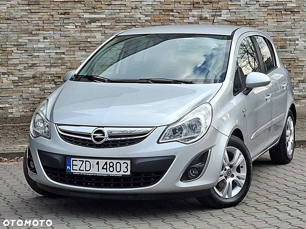 Opel Corsa 1.4 16V 150 Jahre - 11