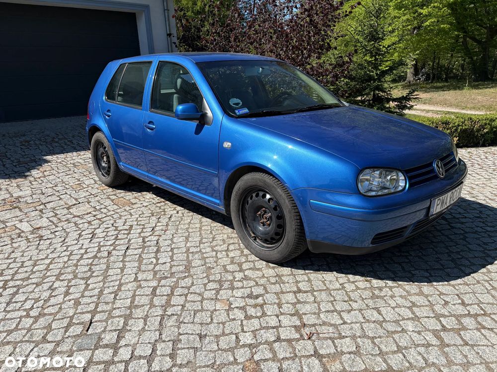 Volkswagen Golf - 1