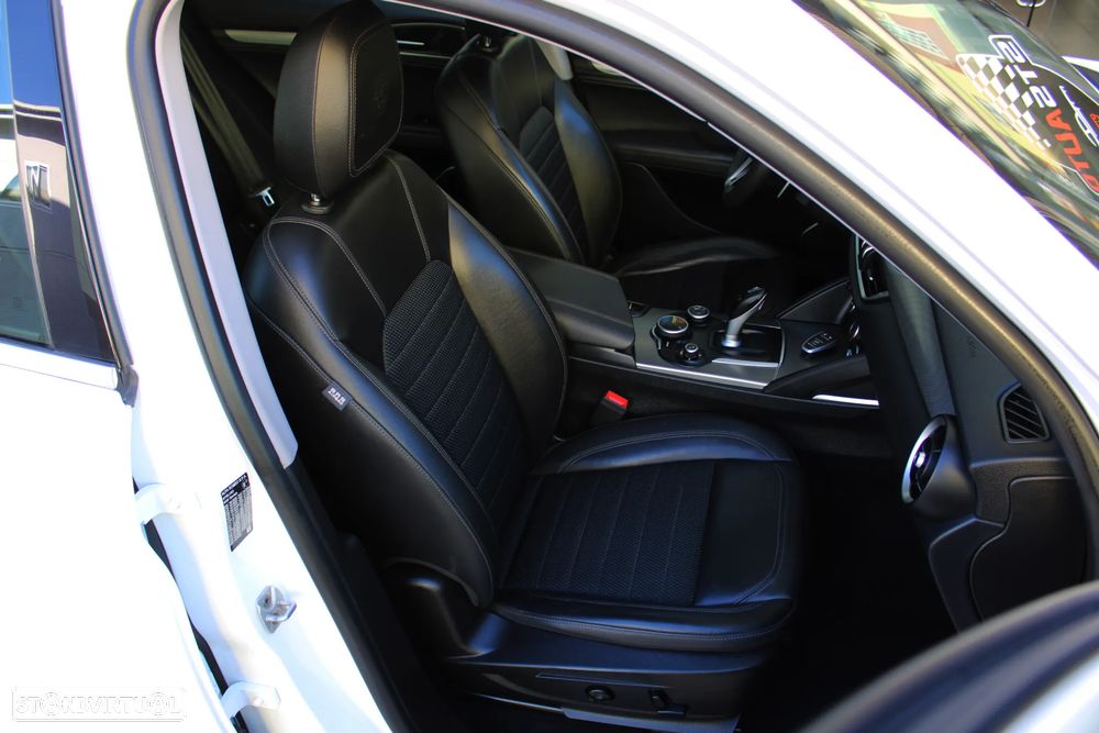 Alfa Romeo Stelvio 2.2 D Super AT8 - 31