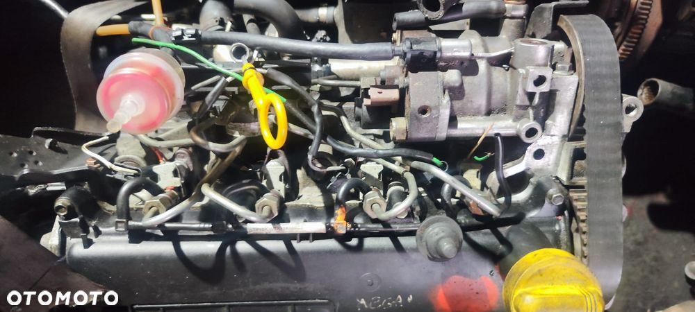 Silnik Renault Kangoo 1.5 dCi kompletny rozrusznik z tyłu - 1