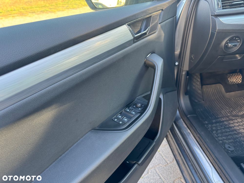 Skoda Superb 2.0 TDI DSG Premium Edition - 14