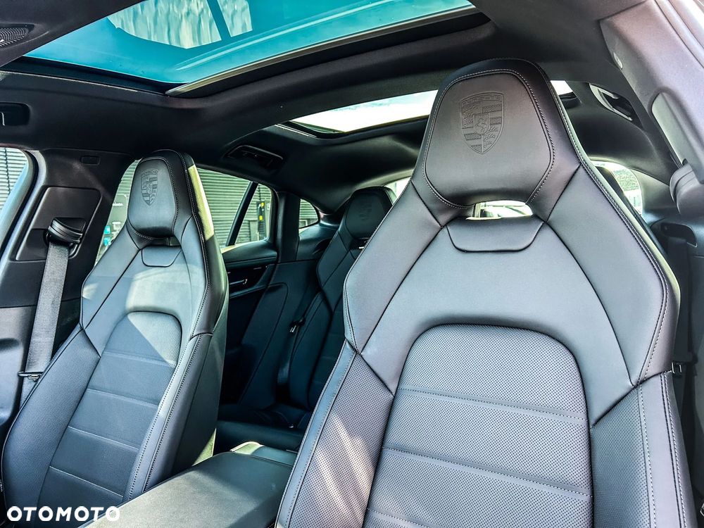 Porsche Panamera 4S E-Hybrid PHEV - 11