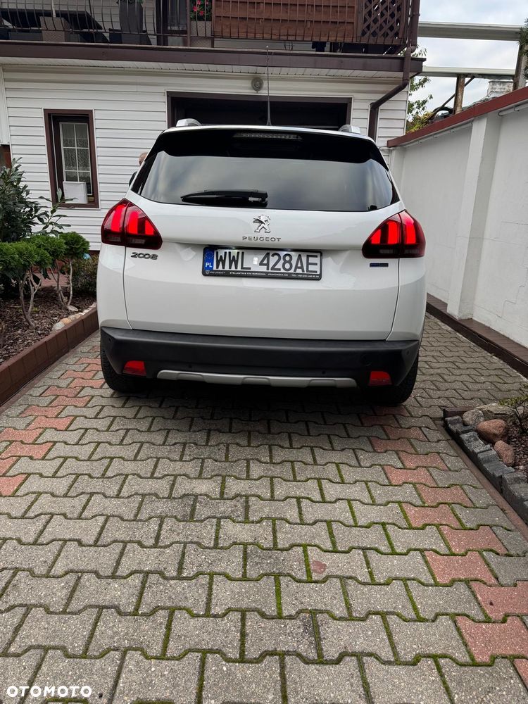 Peugeot 2008 1.2 Pure Tech Allure S&S - 4