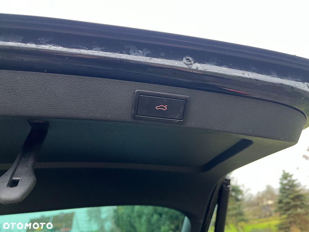 Skoda Octavia 2.0 TDI DSG RS - 27