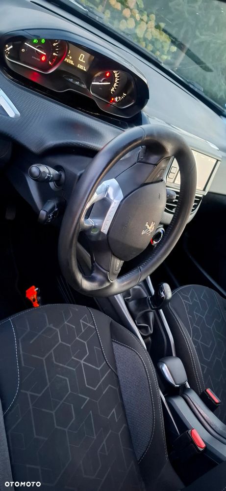 Peugeot 2008 1.2 Pure Tech Style EU6 - 10