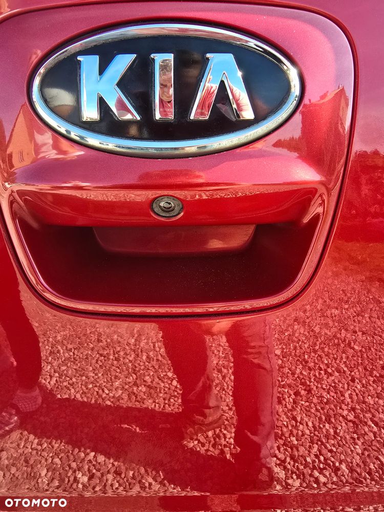 Kia Rio 1.4 L - 11
