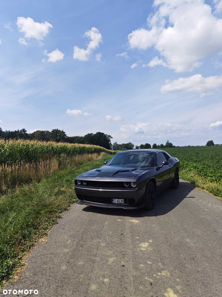 Dodge Challenger - 2