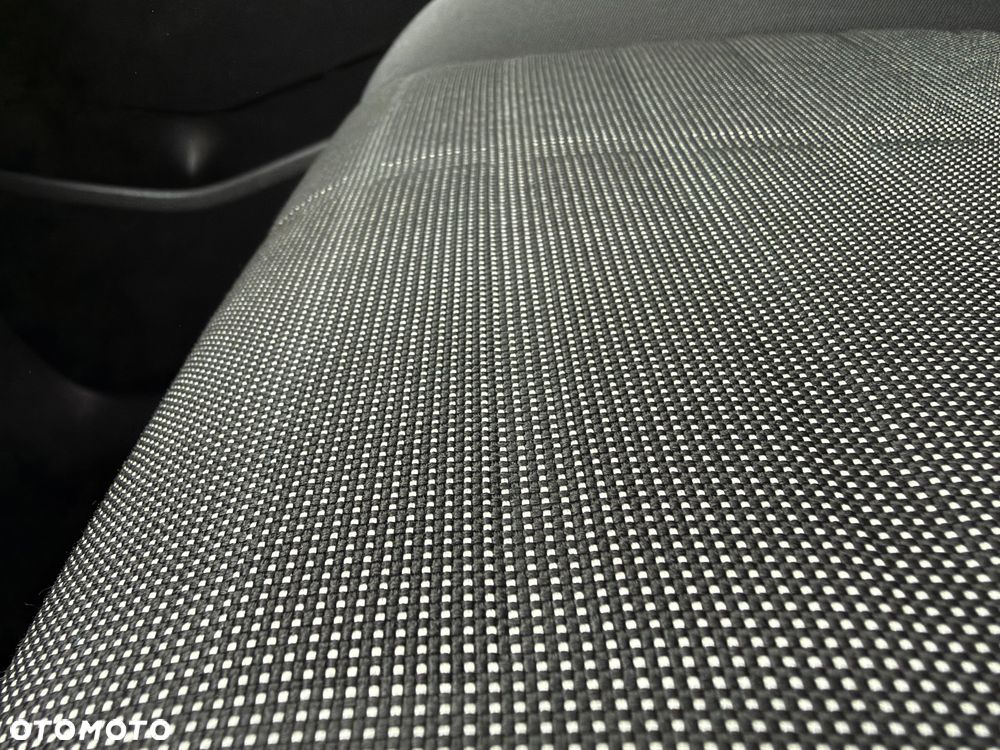 Volkswagen Golf - 37