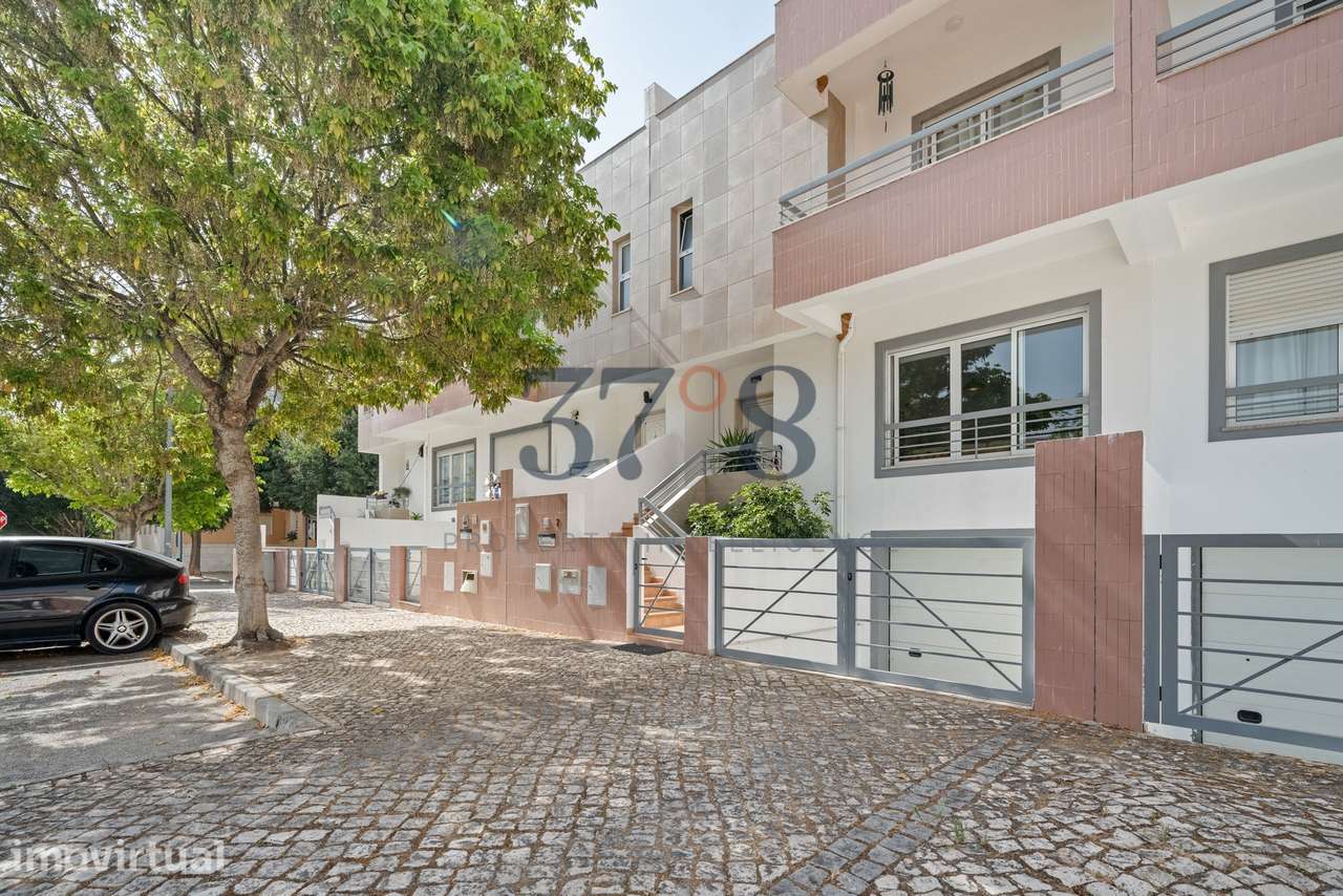 T4 - Moradia Versátil com Terraços, Garagem Dupla - Tavira Residencial - Grande imagem: 2/29