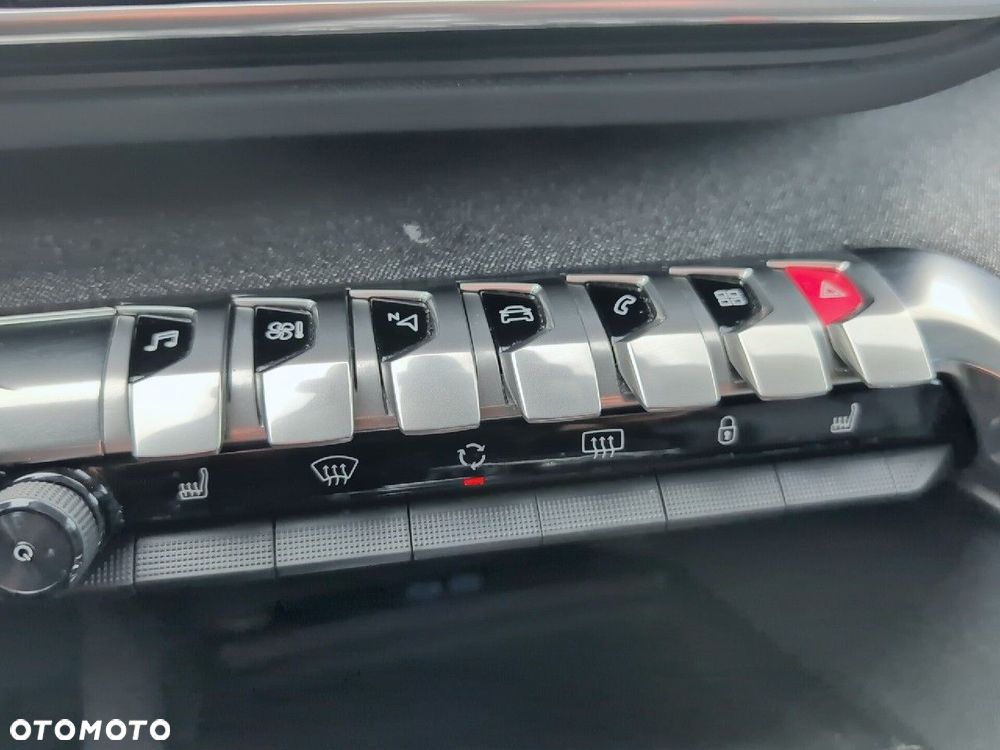 Peugeot 3008 1.5 BlueHDi Allure Pack S&S EAT8 - 19