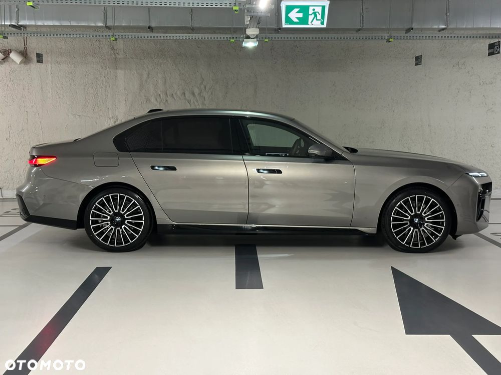 BMW Seria 7 - 8