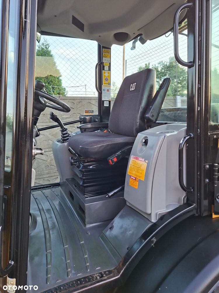 Caterpillar CAT 906 M - 27