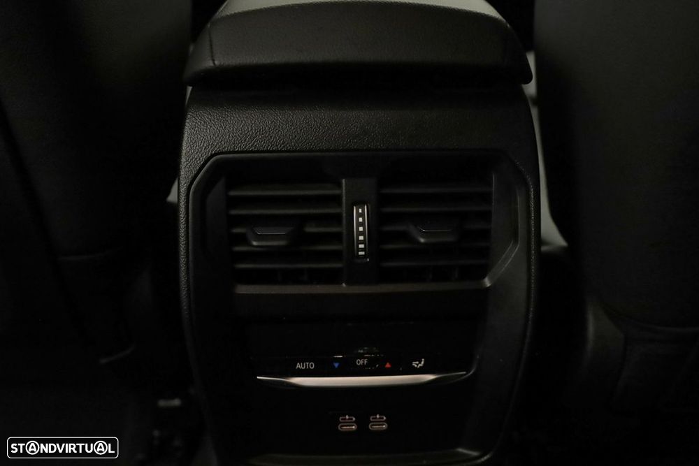 BMW 330 e Edição Desportiva M Auto - 22