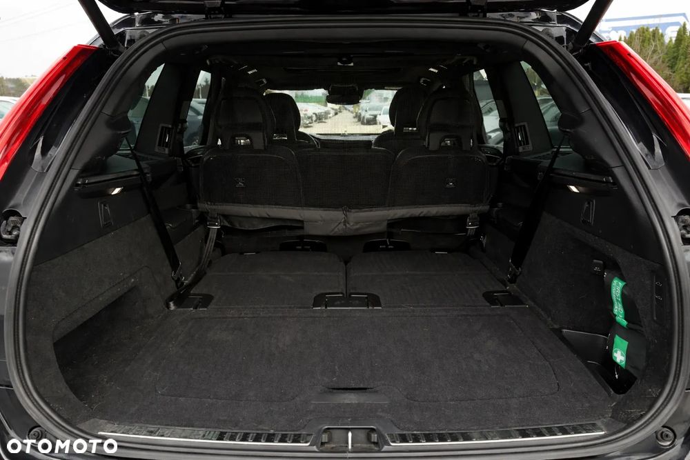 Volvo XC 90 T8 AWD Plug-In Hybrid R-Design 7os - 18