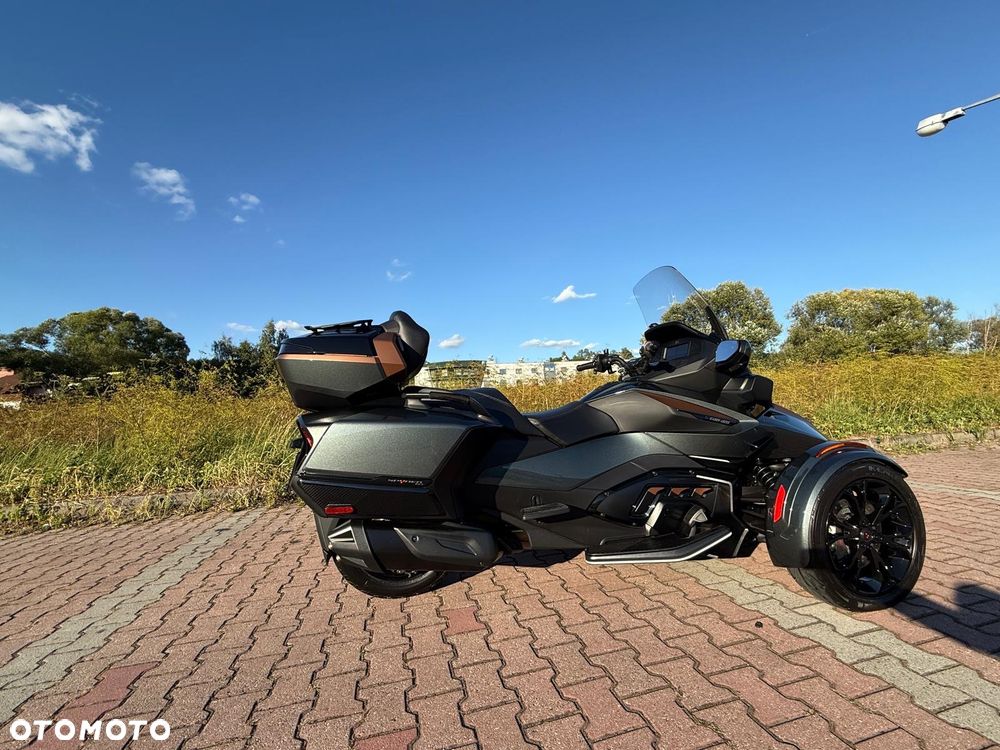 Can-Am Spyder - 6
