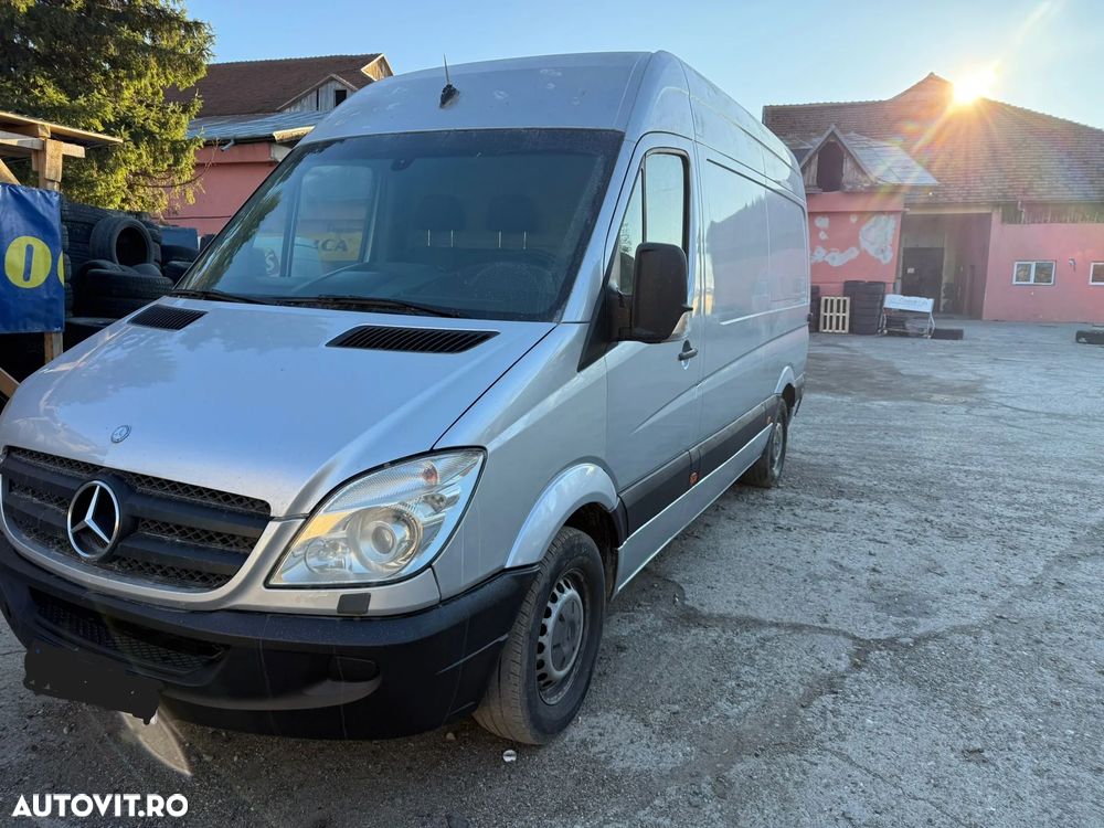 Mercedes-Benz Sprinter - 1