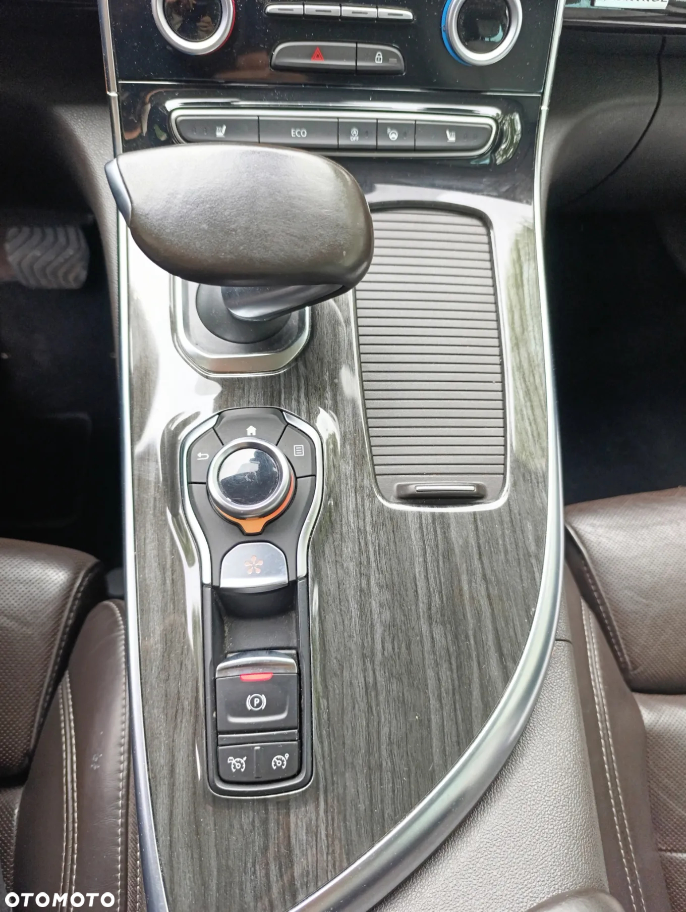 Renault Espace 1.6 TCE Initiale Paris EDC 7os - 19