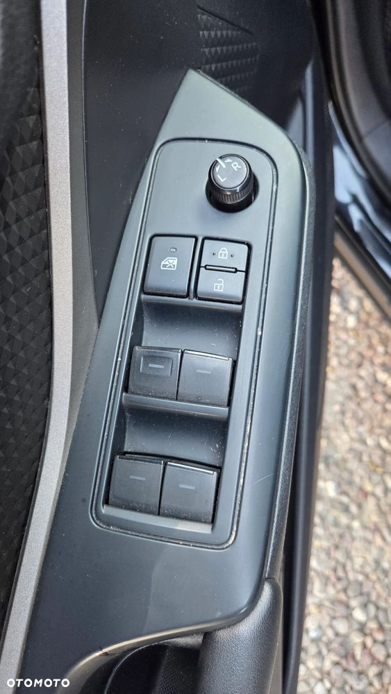 Toyota C-HR Business-Edition - 10