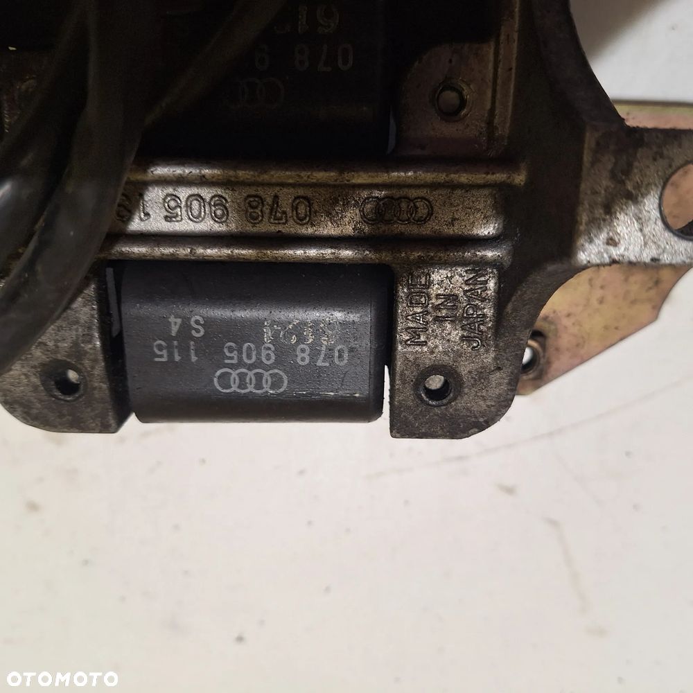 CEWKA ZAPLONOWA AUDI A4 078905101C 078905115 - 4