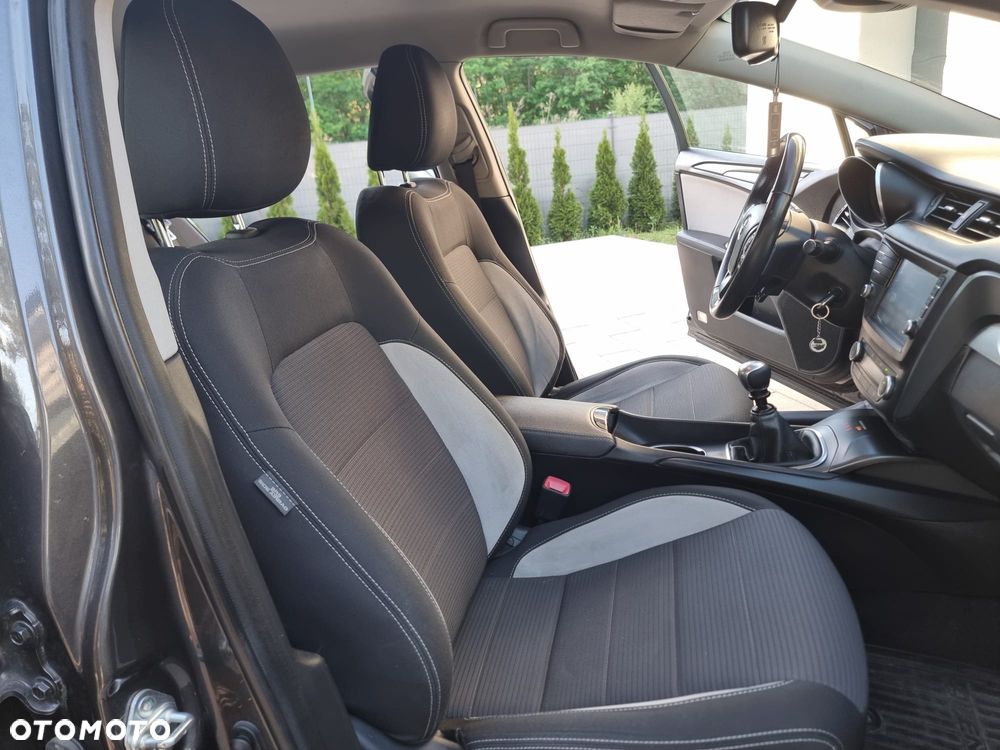 Toyota Avensis 2.0 D-4D Premium - 13