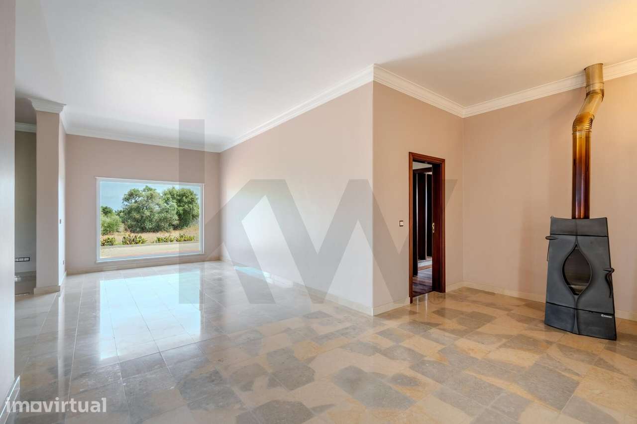 Quinta T2 + 1 Térrea com 1.37 Ha em Palmela – Vista Serra da Arrábida - Grande imagem: 4/35