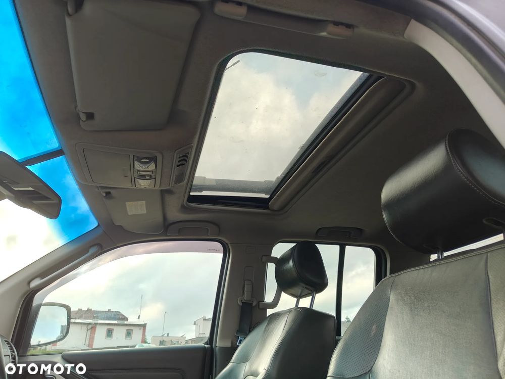 Nissan Navara 3.0 D V6 - 23