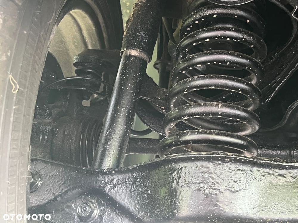 Suzuki Grand Vitara 2.0 - 18