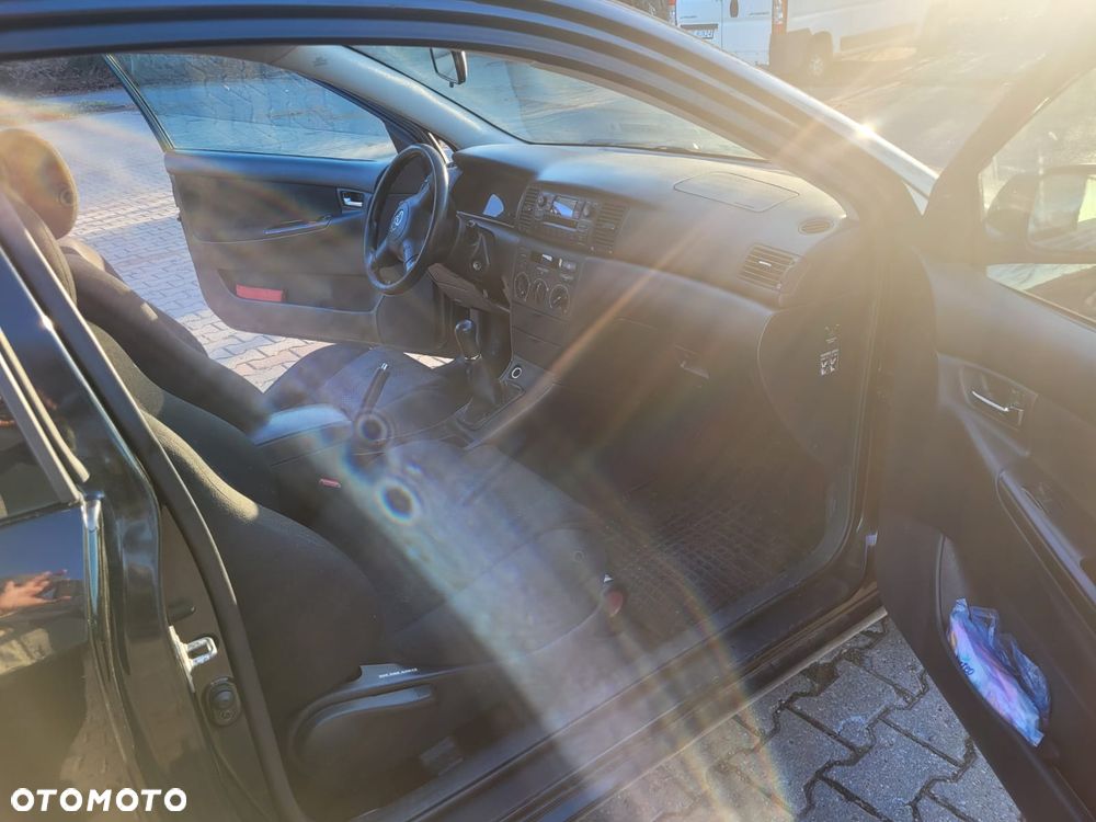 Toyota Corolla - 4