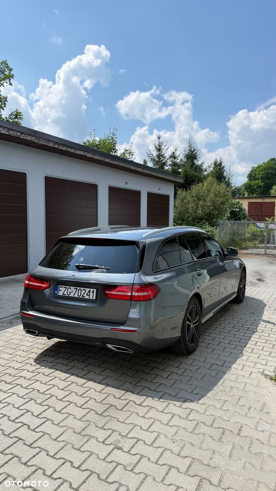 Mercedes-Benz Klasa E 220 d 4Matic 9G-TRONIC AMG Line - 4