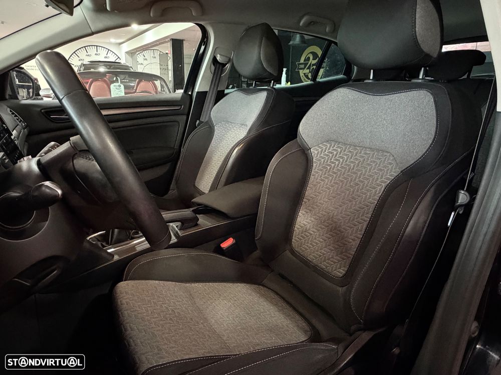 Renault Mégane 1.5 Blue dCi Limited - 13