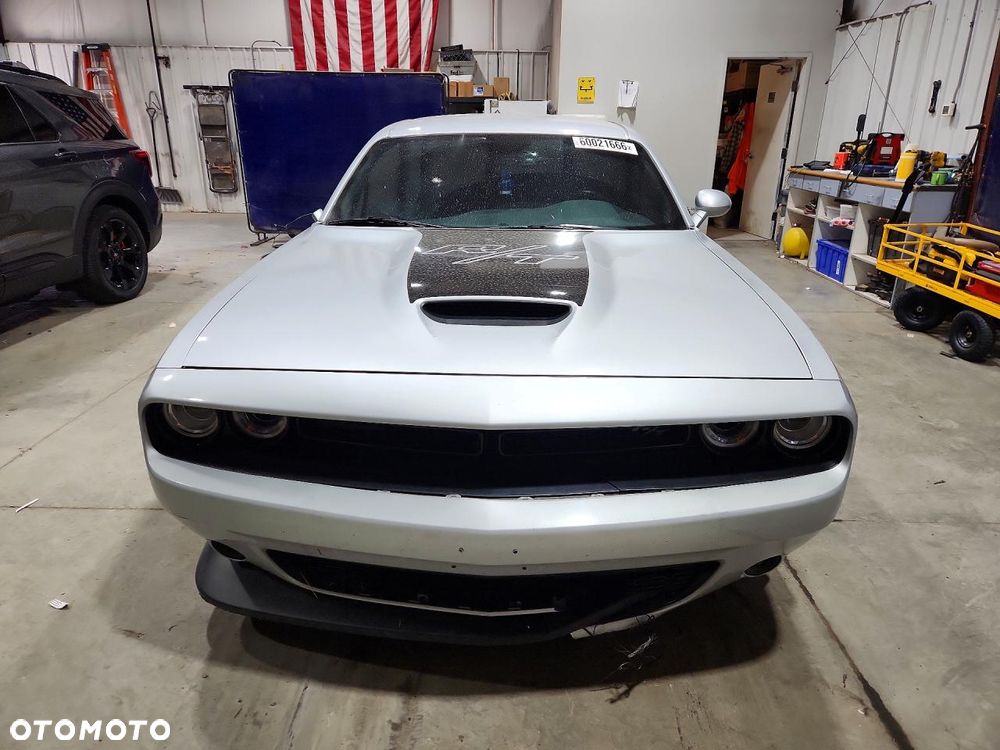 Dodge Challenger 5.7 R/T - 2