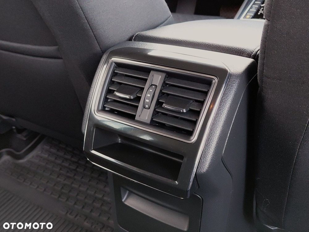 Skoda Superb 2.0 TDI SCR Ambition DSG - 28