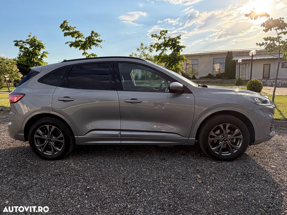 Ford Kuga 2.5 Duratec PHEV ST-LINE X - 3