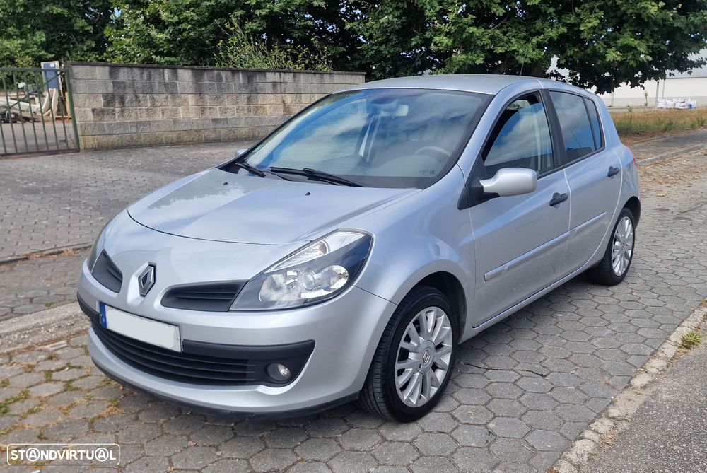 Renault Clio 1.2 TCE Dynamique S - 1